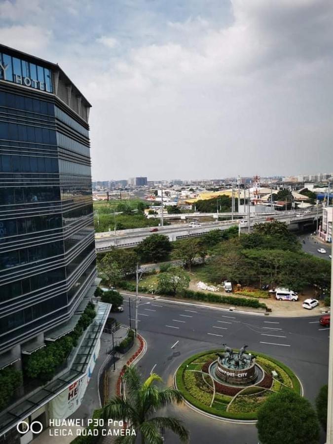 Staycation Condotel @150Newport Pasay City Манила Экстерьер фото